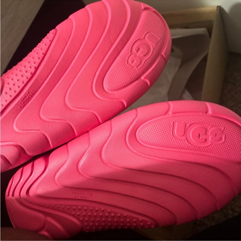 NEW! UGG Cloud Sandals 🌸 - Picture 11 of 16